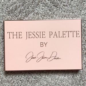 Jessie James Decker Eyeshadow Palette